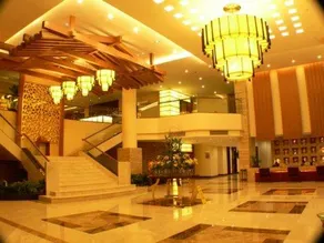 Royal Hotel - Image 2