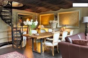 Dinelli's Guesthouse - Image 5