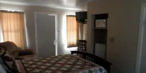 Golden Antler Motel - Image 4