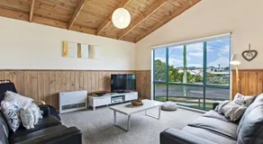 Mathilda - partial seas views and outdoor entertaining area - Image 4