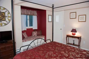 Cranberry Manor B&B - Image 3