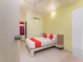 Hotel Dream Line Lodging & Boarding by OYO Rooms - Image 5