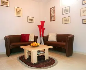 Hostel Theater 011 - Image 2