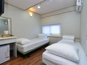 2u Guesthouse - Image 4