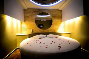 Fantasy Motel - Image 2