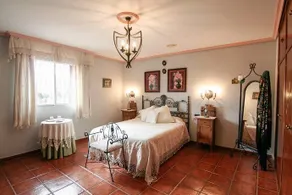 El Enganche - Image 4