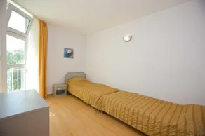 Nushev Hotel - Image 4