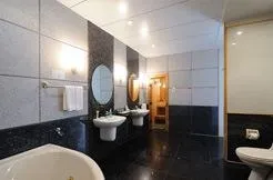 Golden Seagull Hotel - Image 5