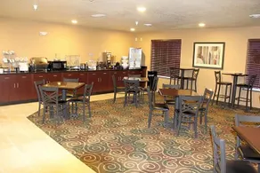 Castle Rock Inn & Suites - Image 5