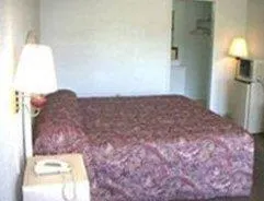 Lenlock Inn Anniston - Image 1