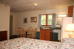 Kathy's Resort & Cottages - Image 2