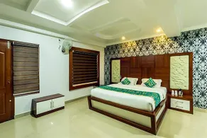 Holiday Hill Hotel And Suites - Image 5