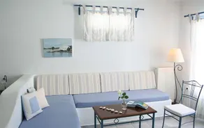 Yades Suites & Spa - Image 4