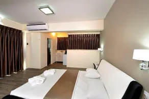Royal Views Hotel - Image 5