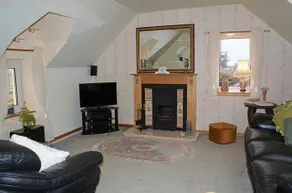 Summer Cottage - Image 2