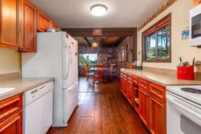 Uncle Jim's Cabin - Image 4