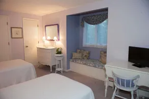 Cranberry Manor B&B - Image 4