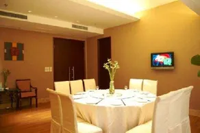 Red Sun Hotel - Image 4