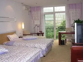 Yishang Hotspring Resort - Image 3
