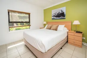 Oasis 25 Hamilton Island - Image 3