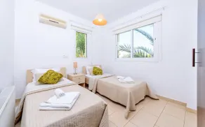 Sirena Bay Villa - Image 4