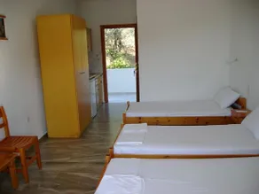 Diamantis Apartments - Image 4