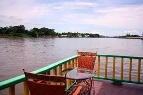 Sam's River Raft House - Image 5