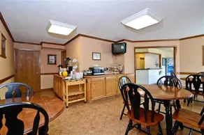 AMERICAS BEST VALUE INN - Image 4