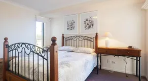 The Whale Watcher', 1/6 Birubi Lane - waterfront unit with stunning views, level access - Image 5