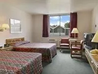 Travelodge Hotel - Image 4