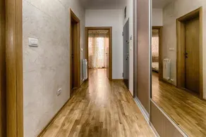 Apartment 32 - Image 2