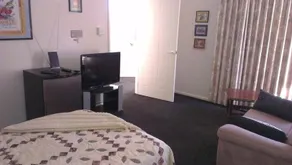 The Vines Avenue Guesthouse - Image 4