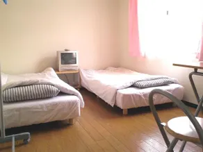 Gojyo Ivy studio apartment semi-double bed 01 - Image 4