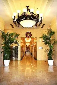 Star City Landmark Apartment - Image 3