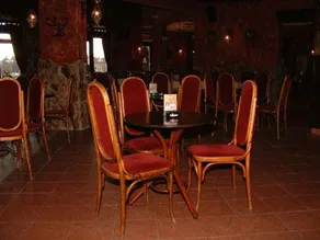 Korona Hotel es Etterem - Image 4