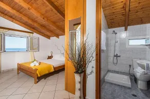 Blue House Studios - Apartment - Image 3