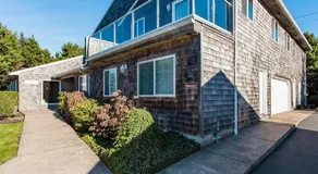 Witness Majestic Ocean Views from this Placid Apartment - Image 2