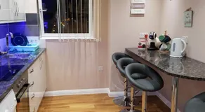 Glasgow's City Centre Refined 3 bedroom apartment - Image 2
