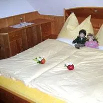 Double room, shower, toilet - Image 3