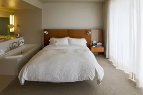 Upscale Condos At Hotel In Fort Lauderdale Beach - Image 4