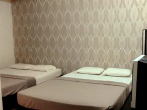 Comfortable Inn Hotel - Image 2