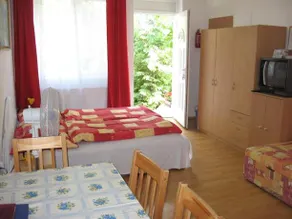 Axter Apartman Vendeghaz - Image 5