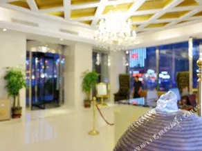 Furama Hotel (Shenyang Taiyuan Street Metro Station Branch) - Image 5