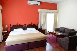 Al Hambra Hotel - Image 4