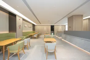 Ping Hu Mansion Hotel - Image 2