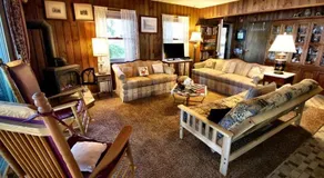 Maple Cottage on Secret Cove in Parkland - Image 2