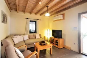 Jade Evi - Image 3