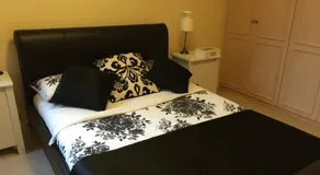 Millennium Drive Apartment - Image 5