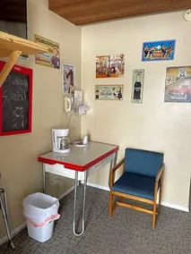 Hometown Inn - Image 2