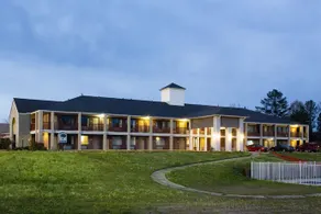 Oak Tree Inn - Image 1